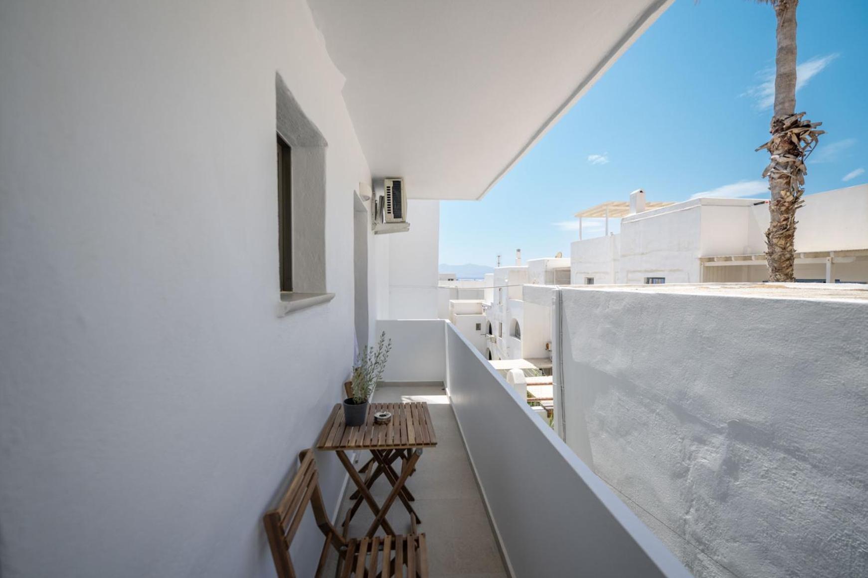 Aplomata Naxos *